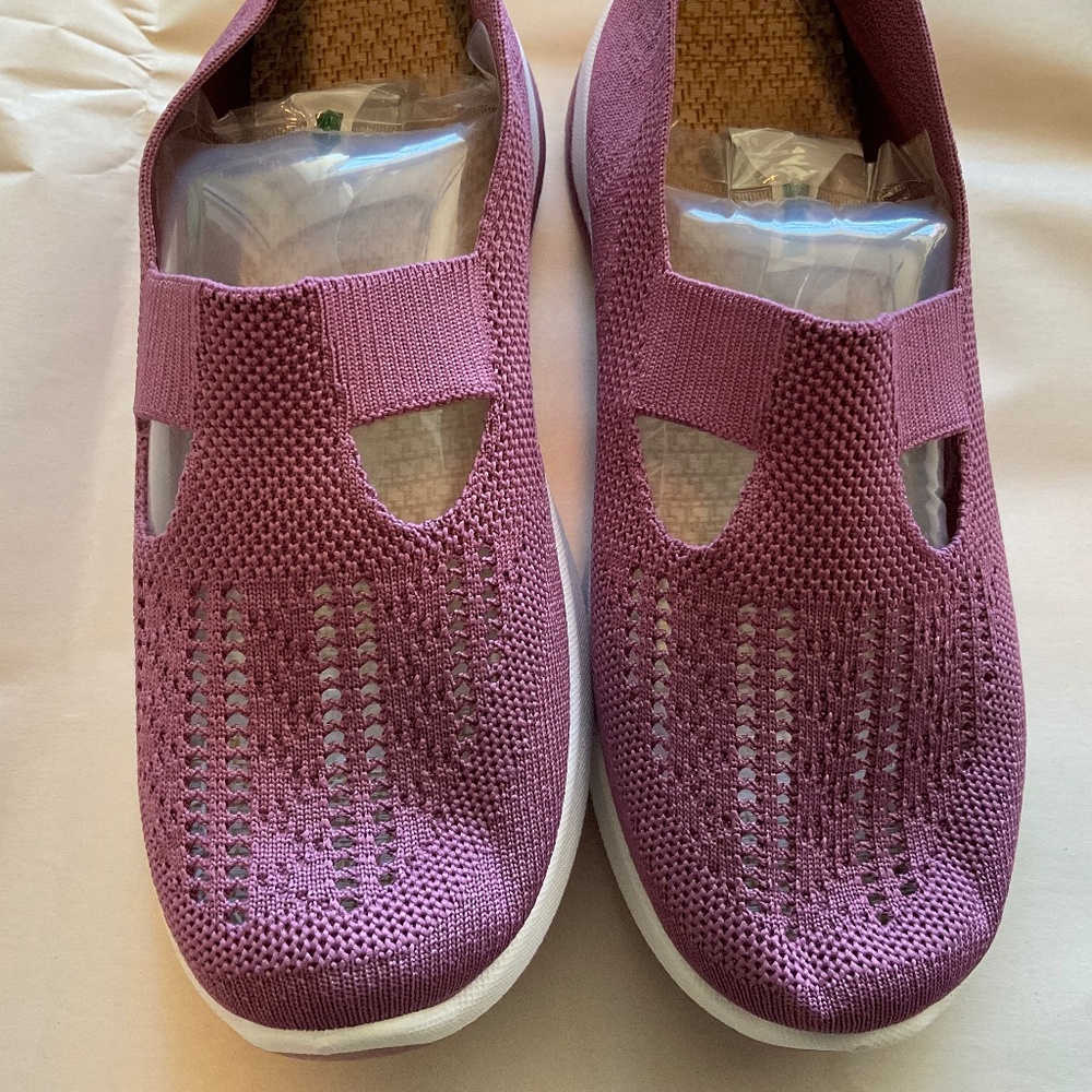 Women’s Slip-On Sneakers